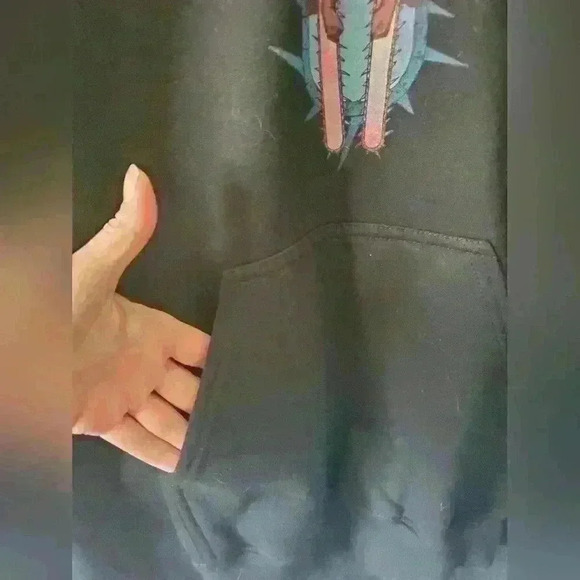 Chainsaw man  hoodie. Unisex size medium. - Picture 3 of 6